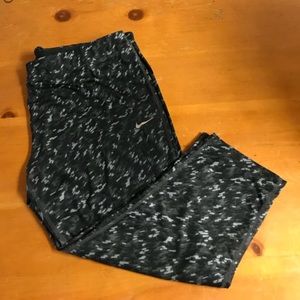 Nike cropped drifit leggings